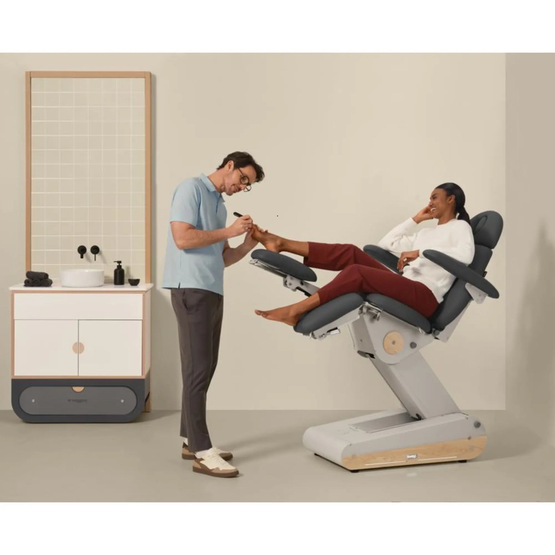 Fauteuil de pédicurie Électrique avec chauffage - 3 coloris - Swop P3 Up - Naggura Naggura 